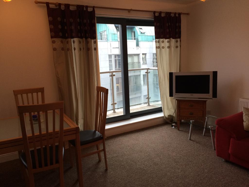 39 Camden Wharf Daire Cork Oda fotoğraf